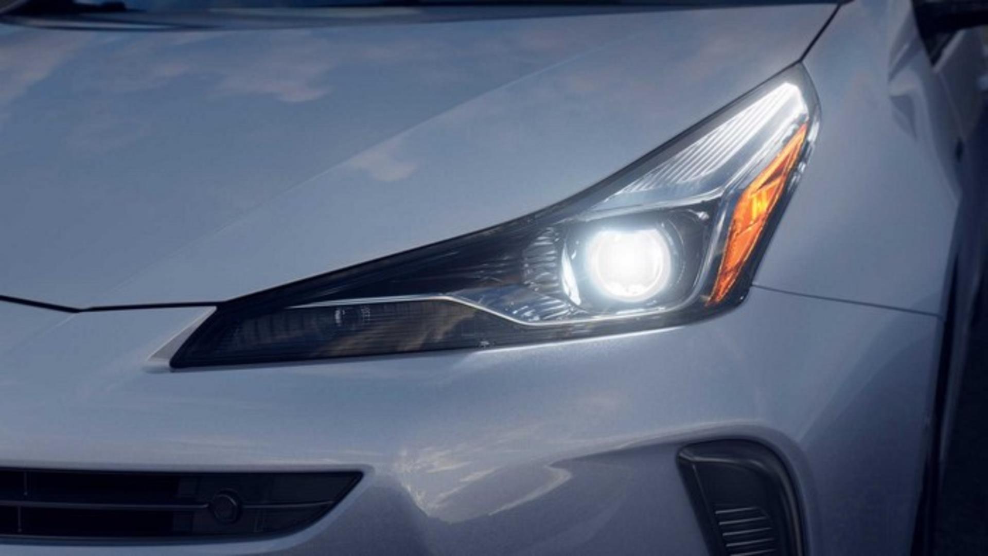 2019 Toyota Prius AWD-e 