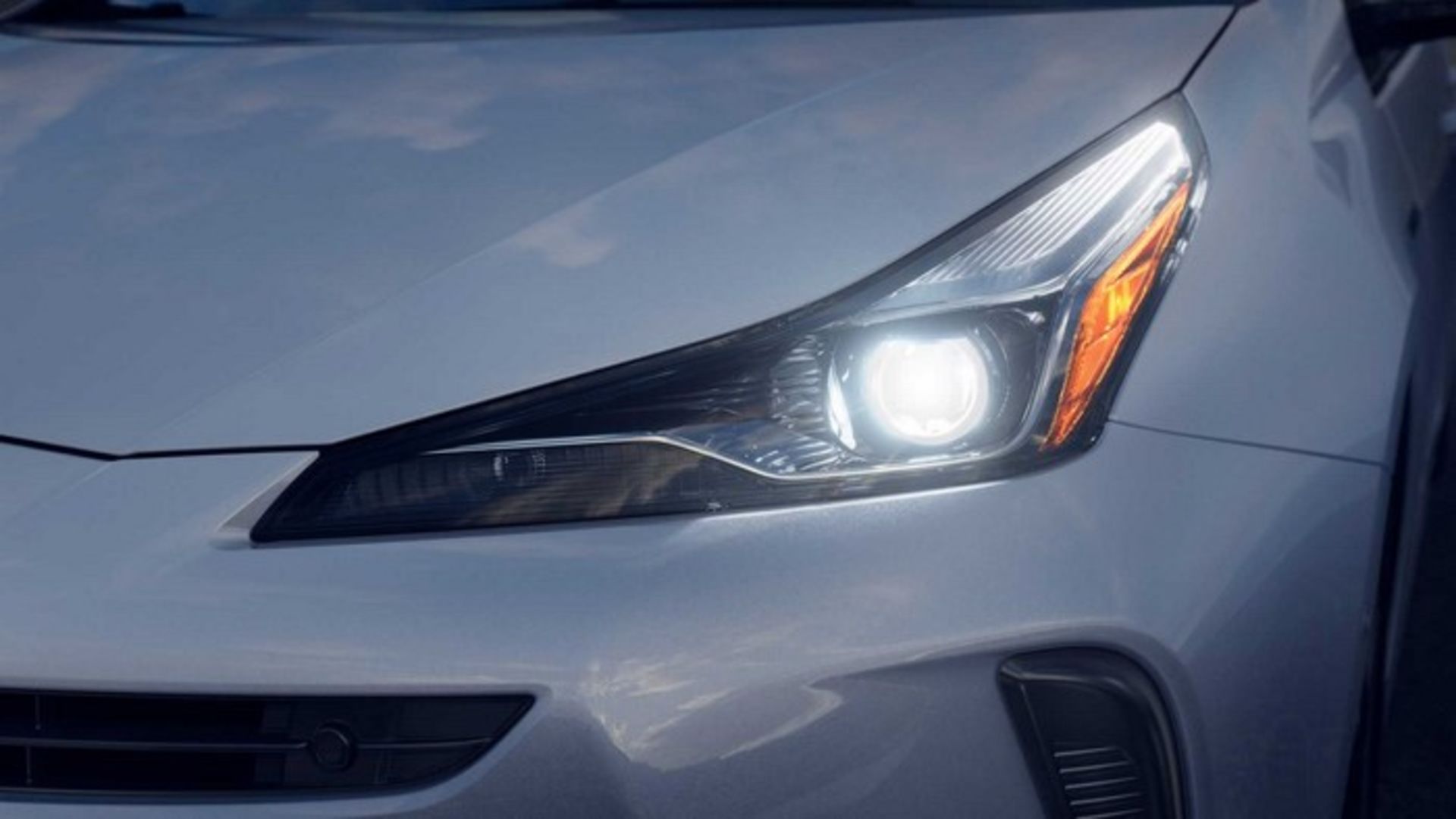 2019 Toyota Prius AWD-e 