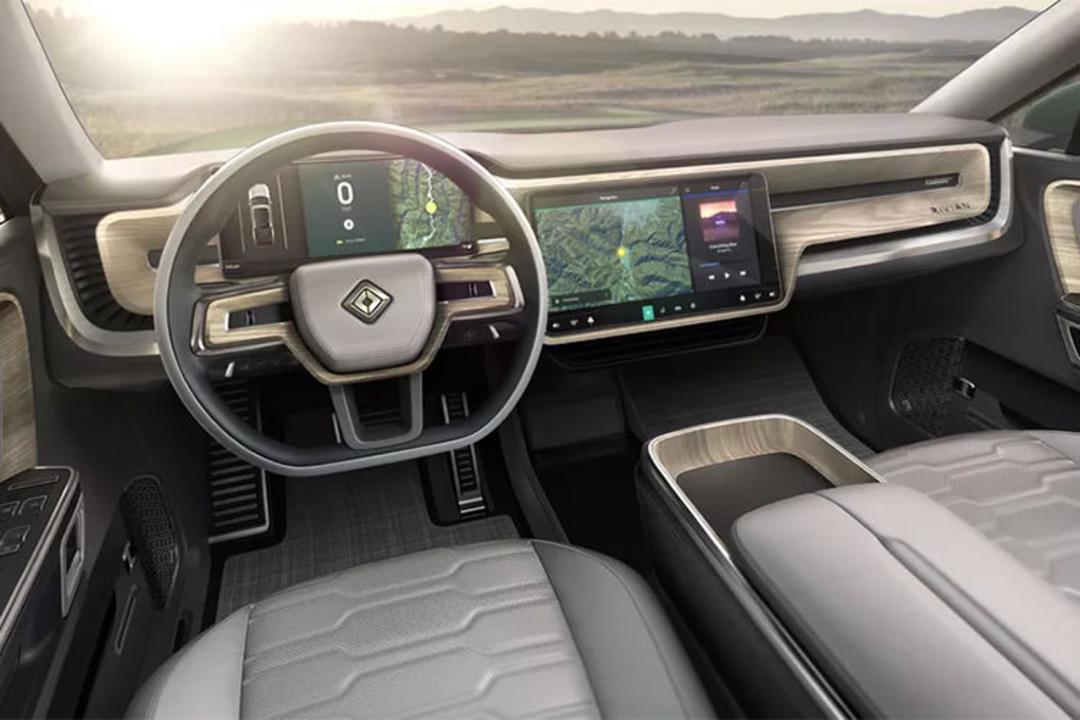 Rivian R1S all-electric SUV / شاسی بلند تمام الکتریکی ریوین R1S