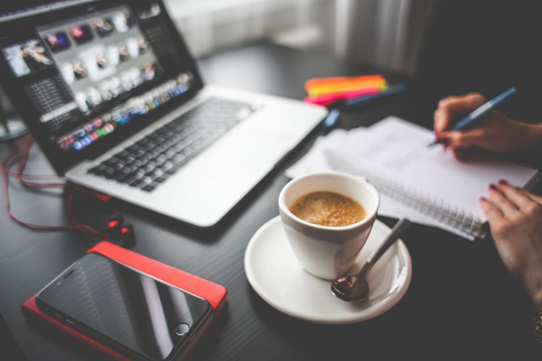 فریلنسر / Freelancer