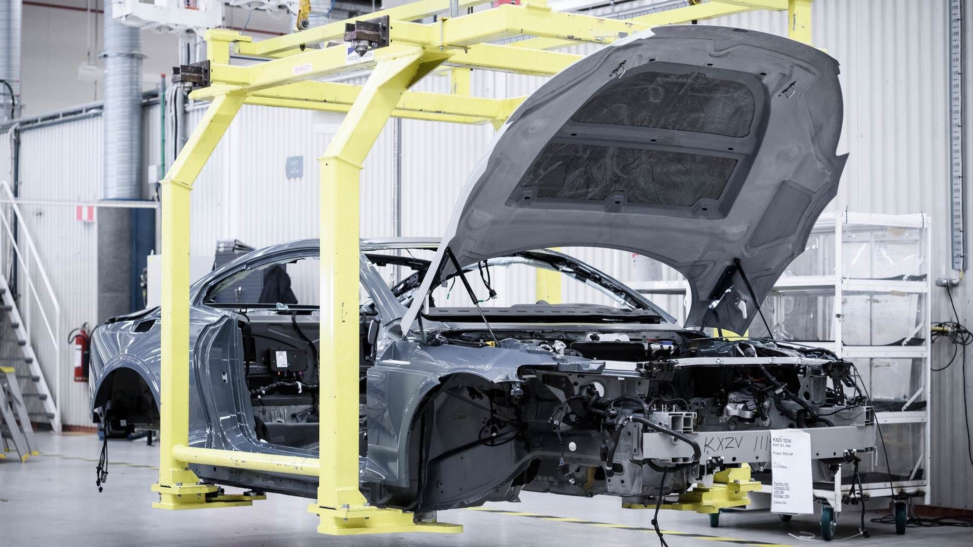 Volvo Polestar 1 Carbon Fiber Body / بدنه فیبر کربن ولوو پل استار 1