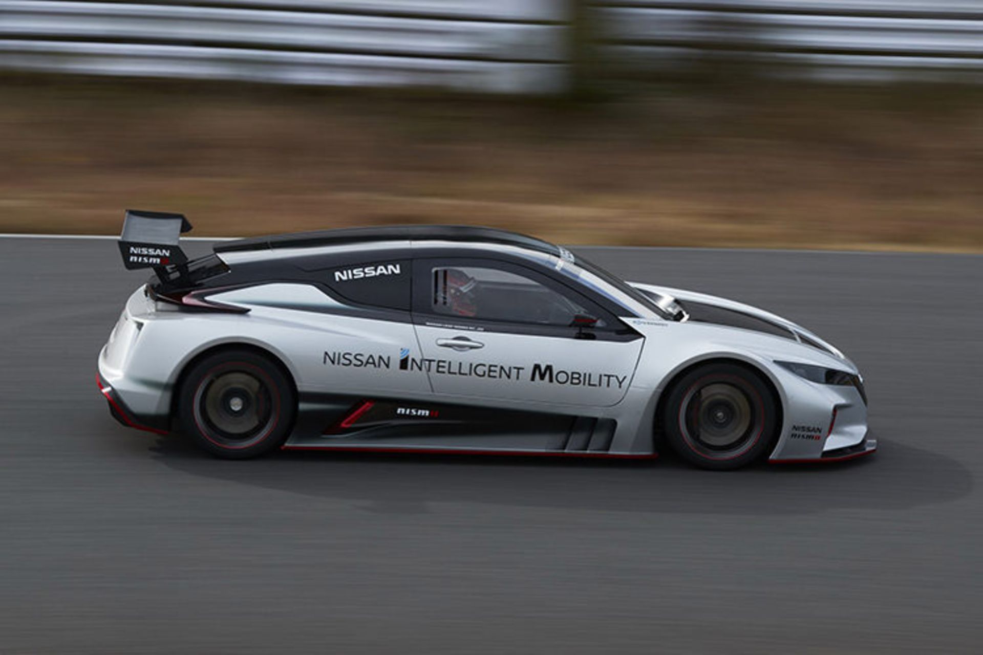 Nissan Leaf Nismo RC / نیسان لیف نیسمو RC