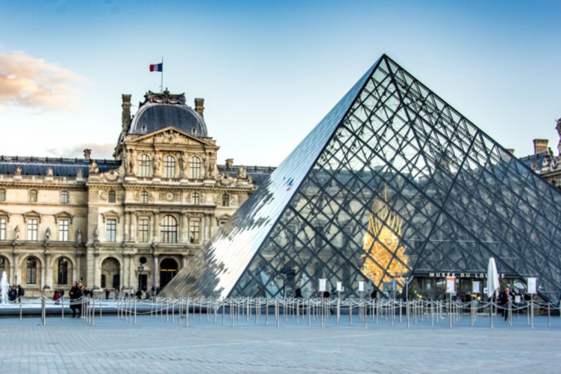  منطقه سبز تجاری پاریس / paris green business districtLes Deux Rives