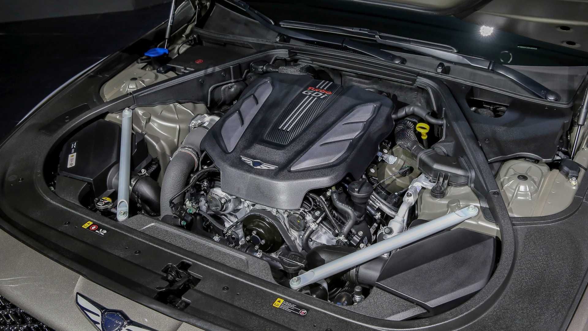 2020 Genesis G90 luxury sedan / سدان لوکس جنسیس جی 90