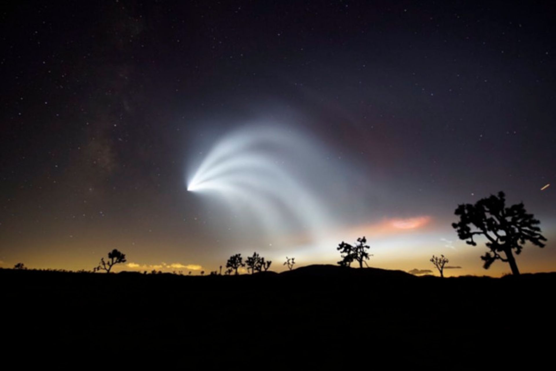 پرواز فالکون ۹ بر فراز پارک ملی جاشوا تری (Joshua Tree) در جنوب شرقی کالیفرنیا