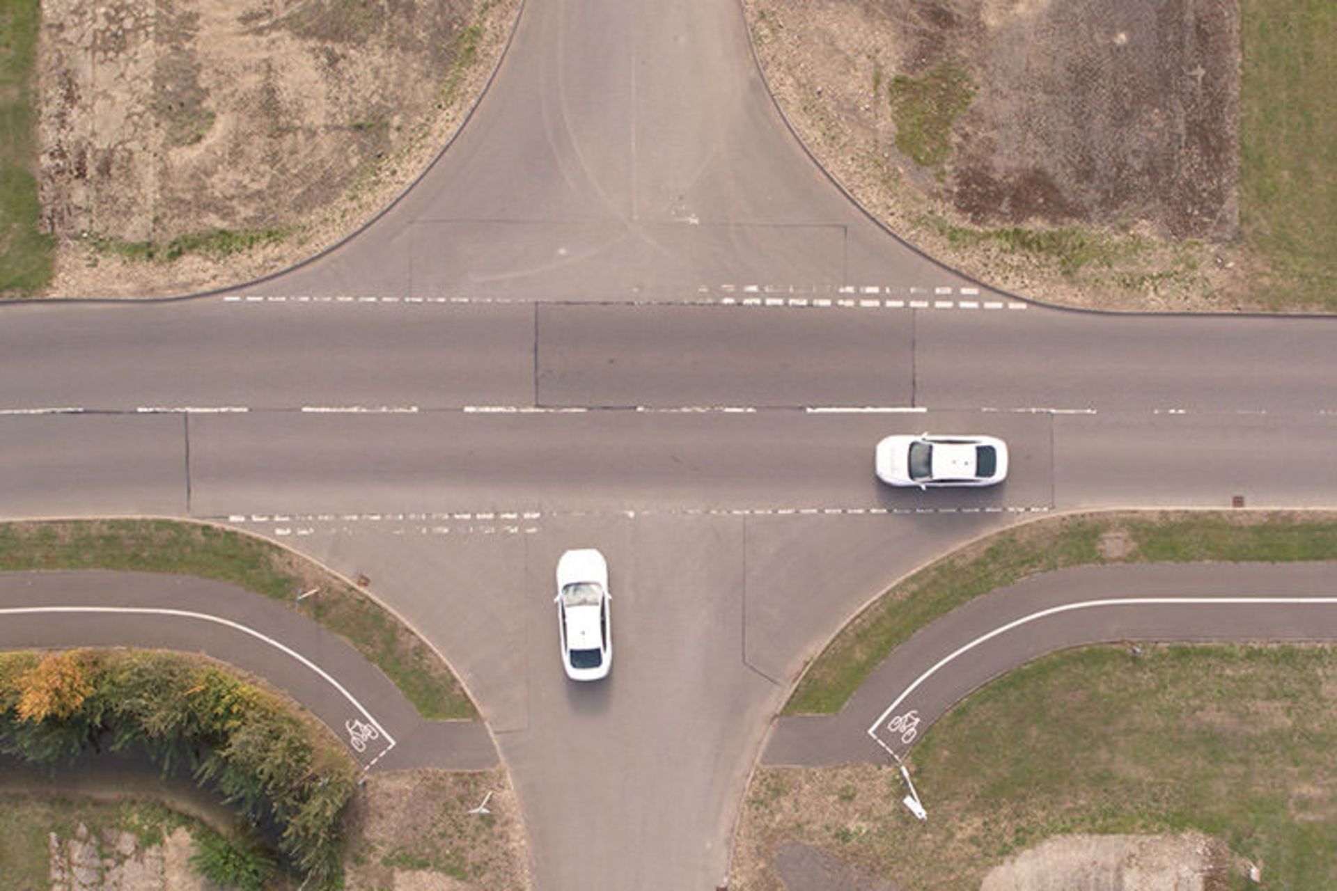 connected car Traffic Lights / خودروی متصل چراغ راهنمایی