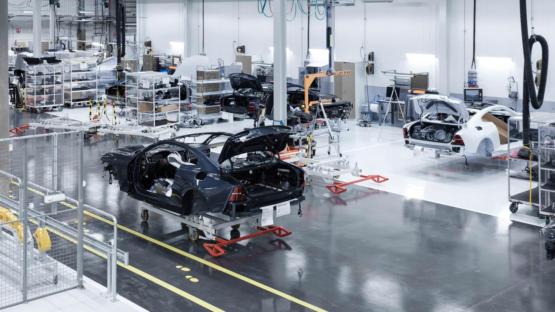 Volvo Polestar 1 Carbon Fiber Body / بدنه فیبر کربن ولوو پل استار 1