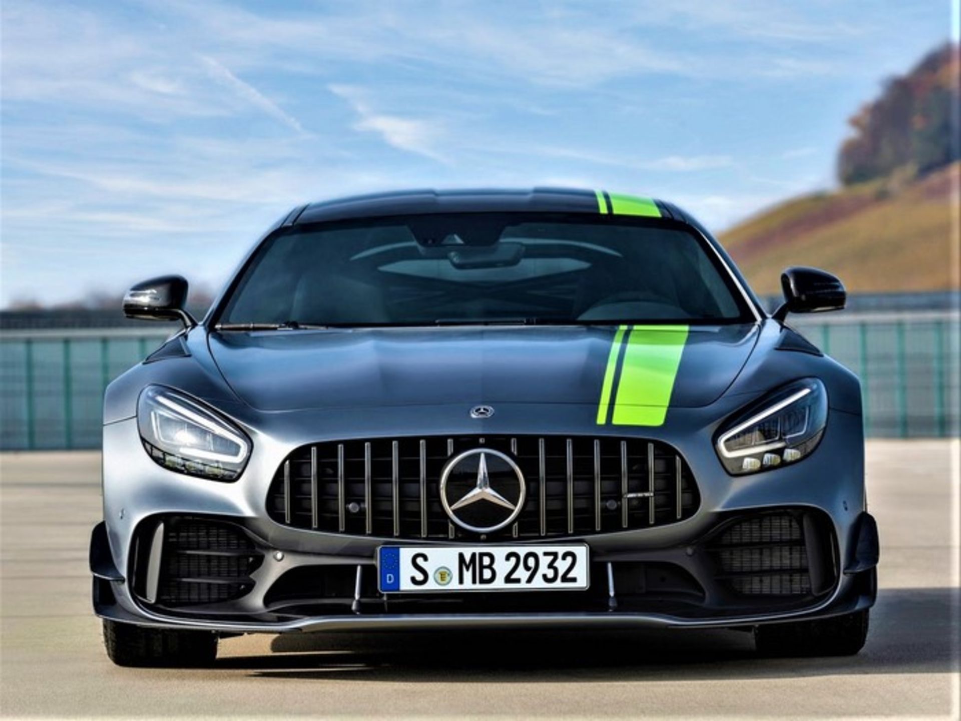 amg gt r pro