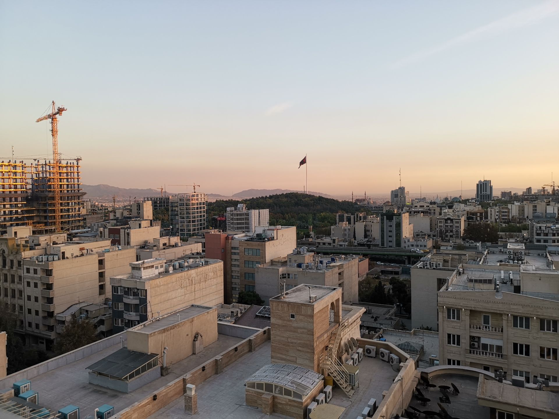 نمونه عکس دوربین میت 20 پرو