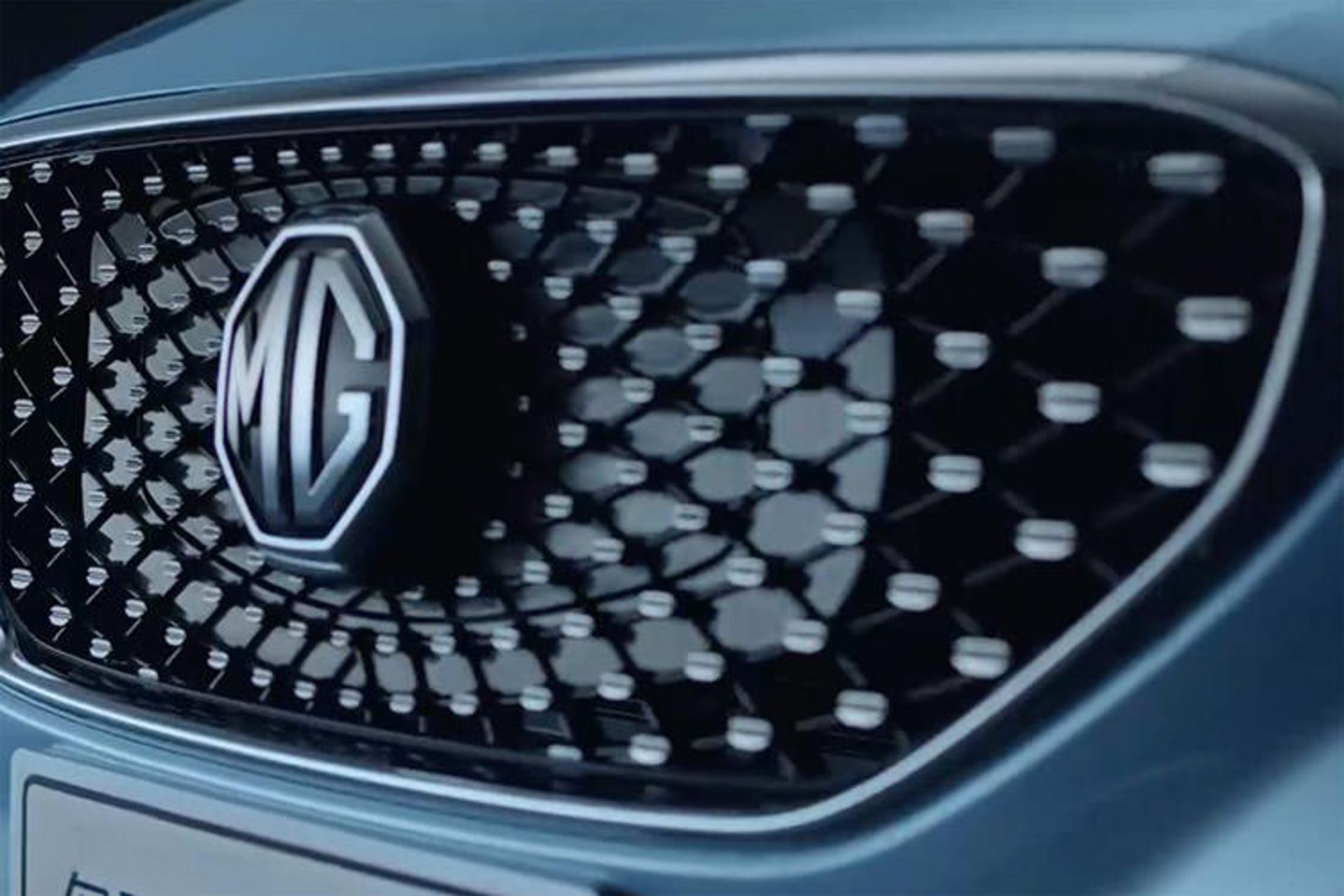 MG eZS SUV / شاسی بلند الکتریکی ام جی eZS