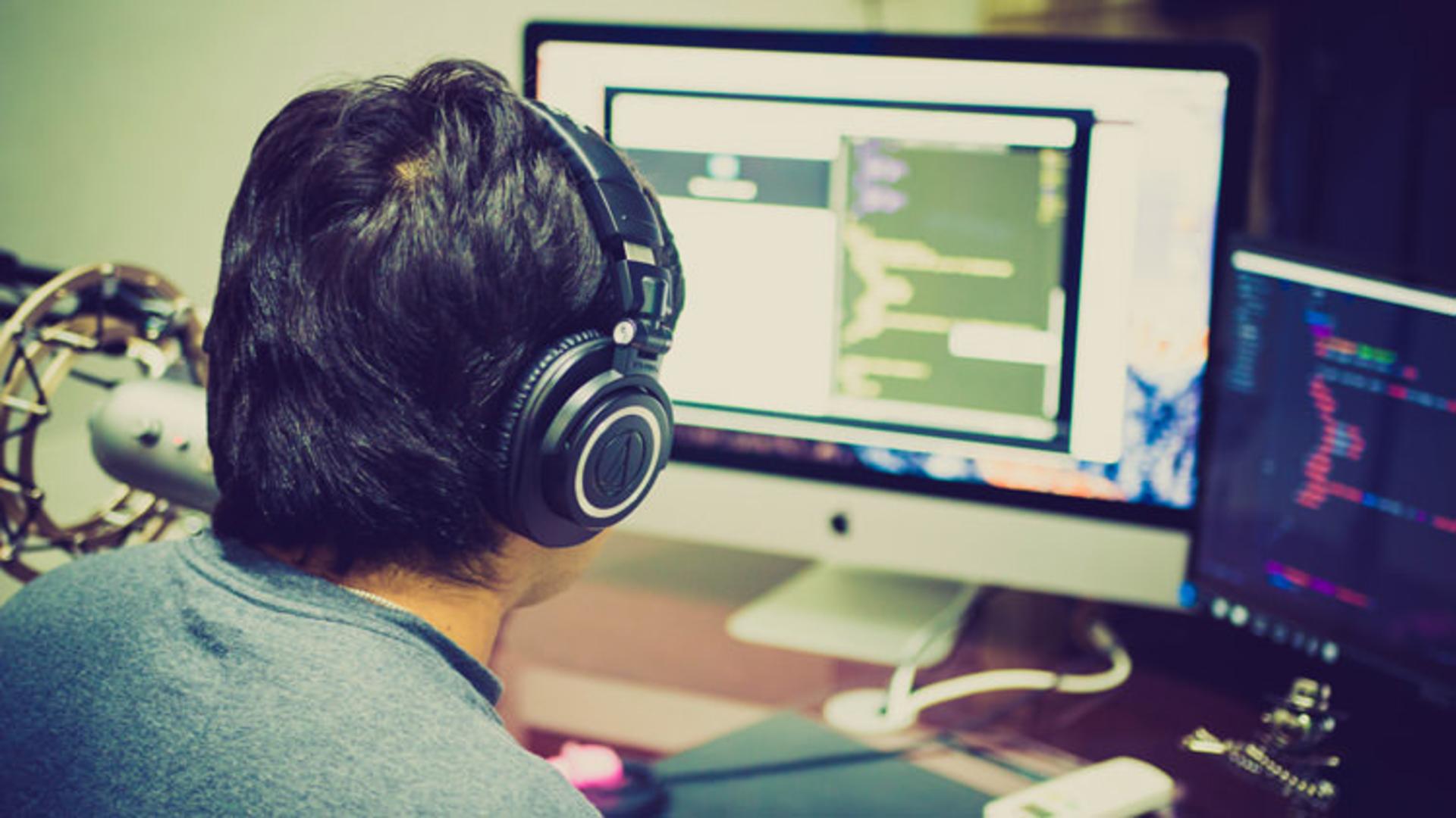 فریلنسر / Freelancer