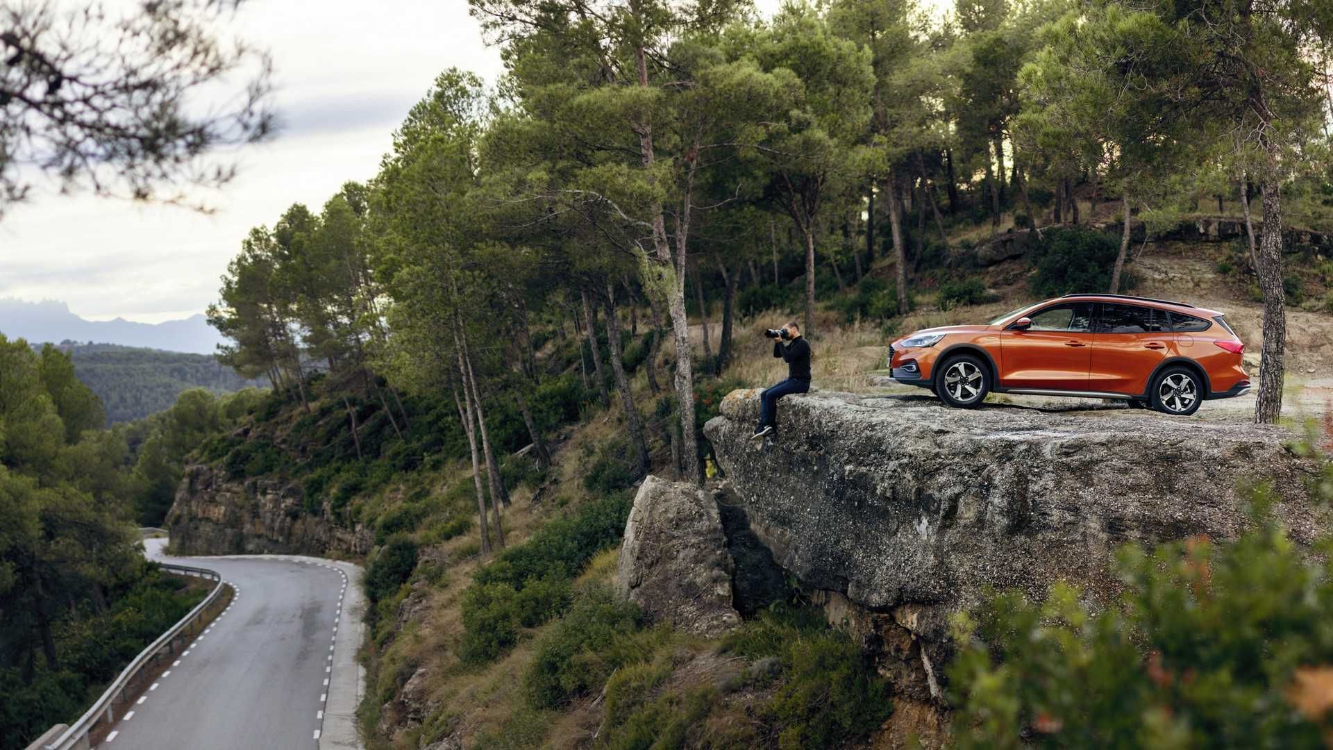 Ford Focus Active Wagon / فورد فوکوس اکتیو واگن