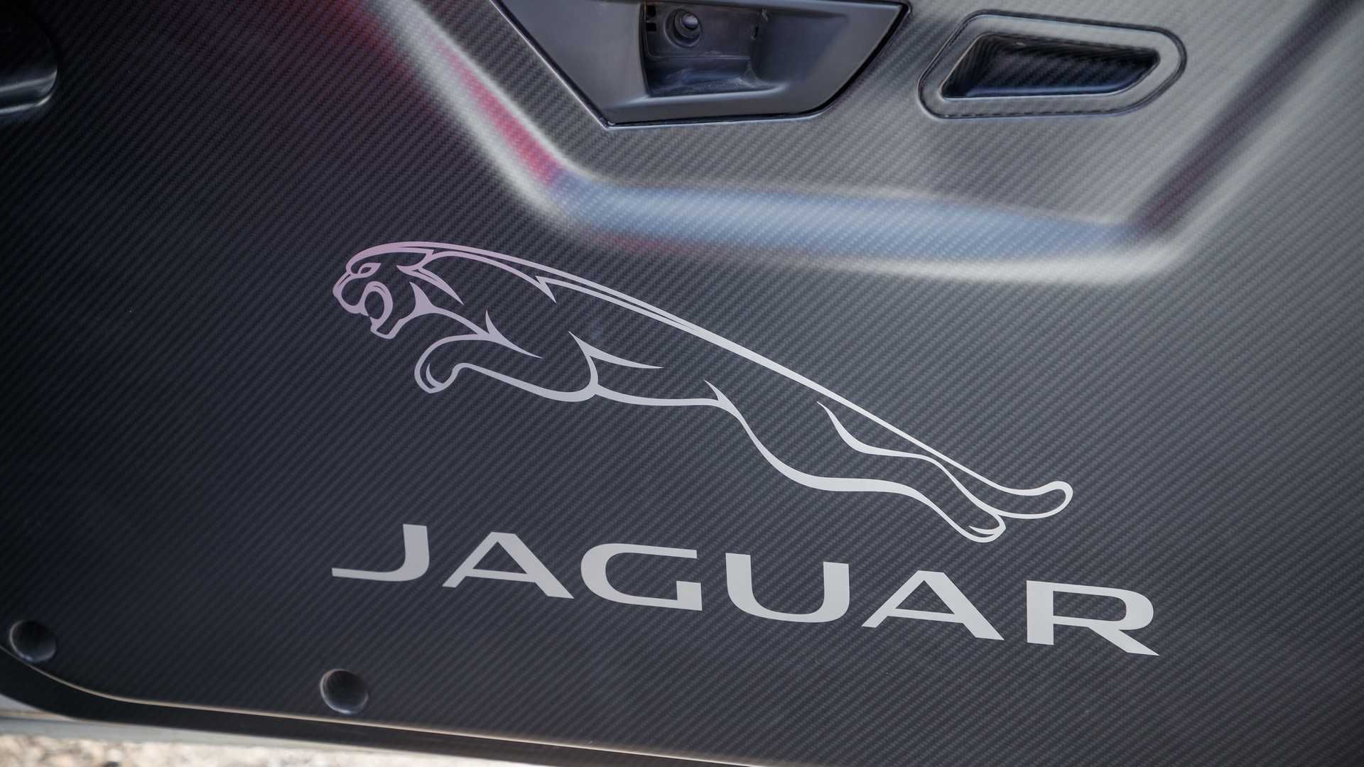Jaguar F-Type Convertible Rally / جگوار اف تایپ کانورتیبل رالی