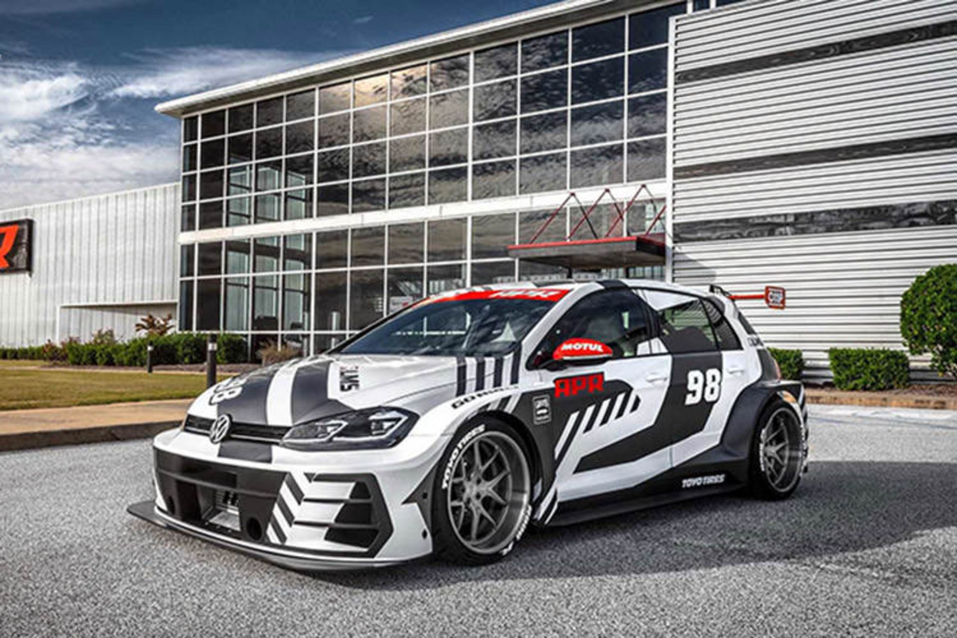 Volkswagen Golf R RLMS / هاچ‌بک فولکس‌واگن گلف R RLMS