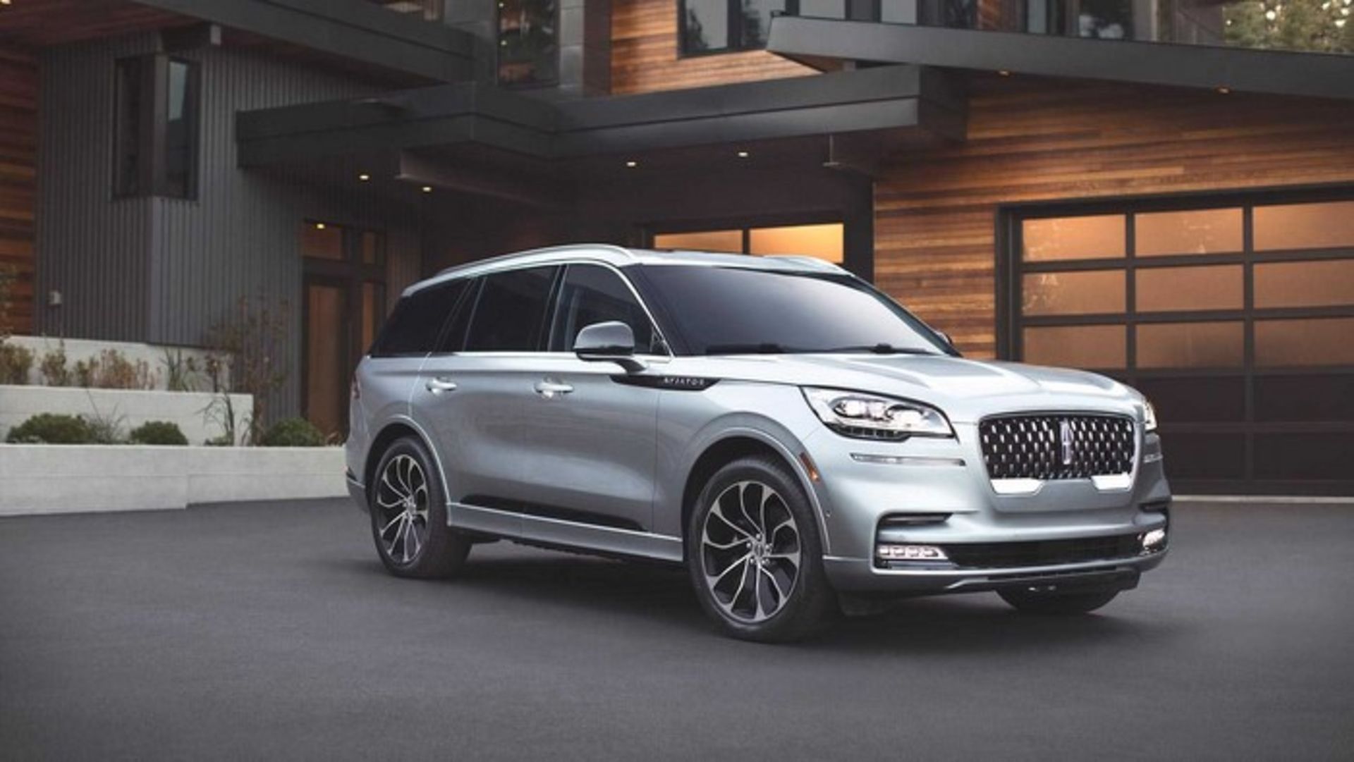 2020 Lincoln Aviator 