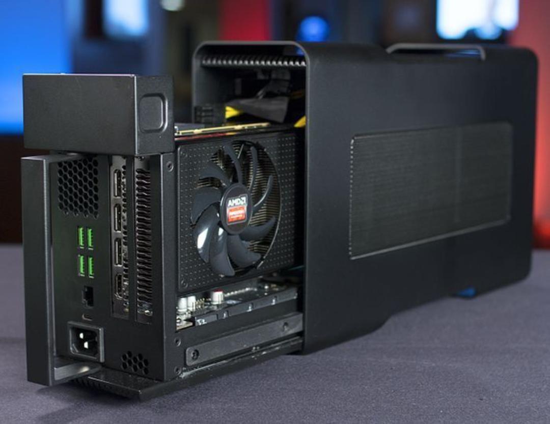 ریزر کُر / razer core