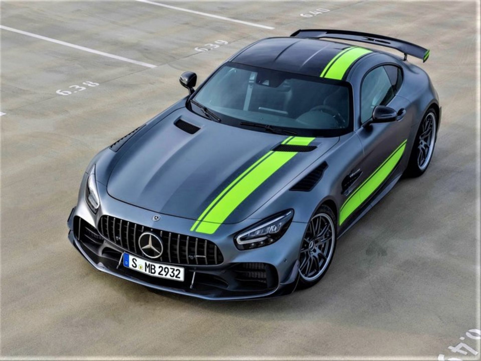 amg gt r pro