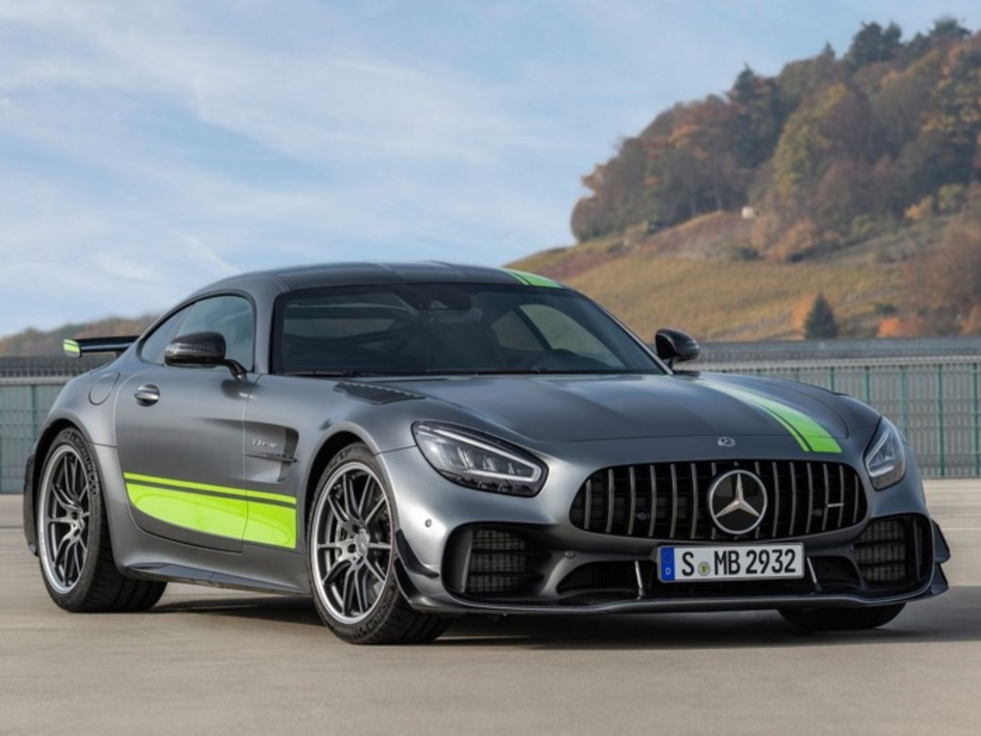 amg gt r pro