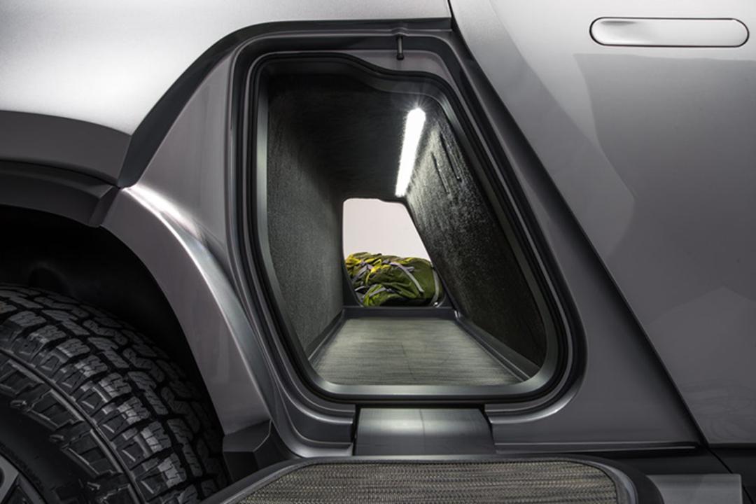 Rivian R1T electric pickup / وانت پیکاپ برقی ریوین 