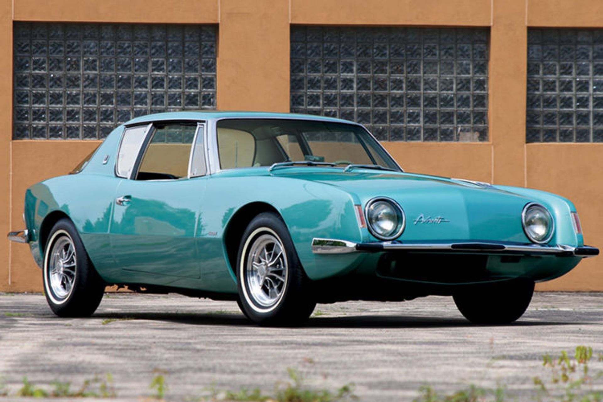 Studebaker Avanti