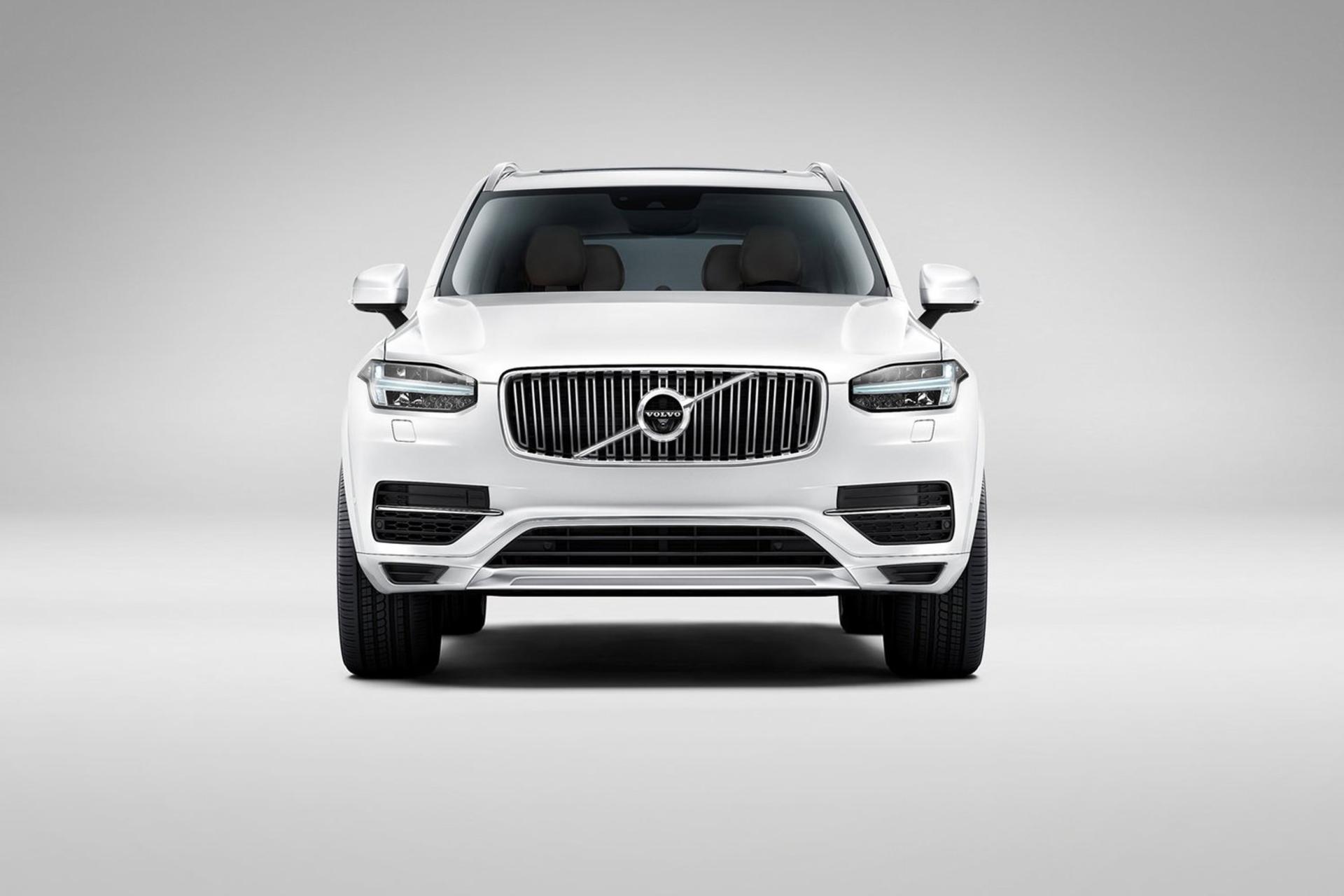 VOLVO XC90 MOMENTUM 2018 / ولوو XC90 تیپ Momentum مدل ۲۰۱۸