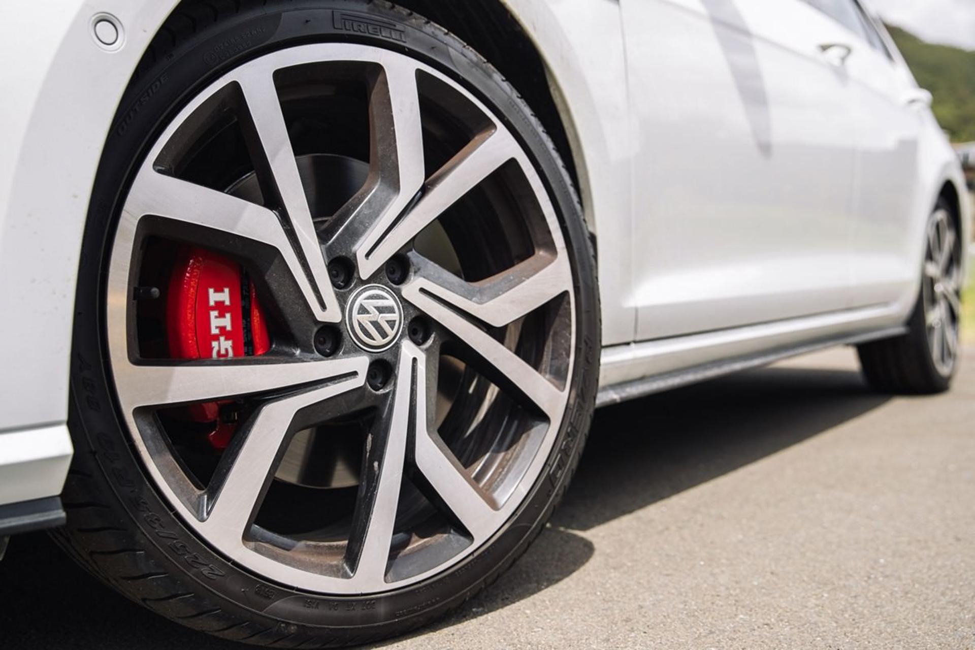Volkswagen Golf GTI