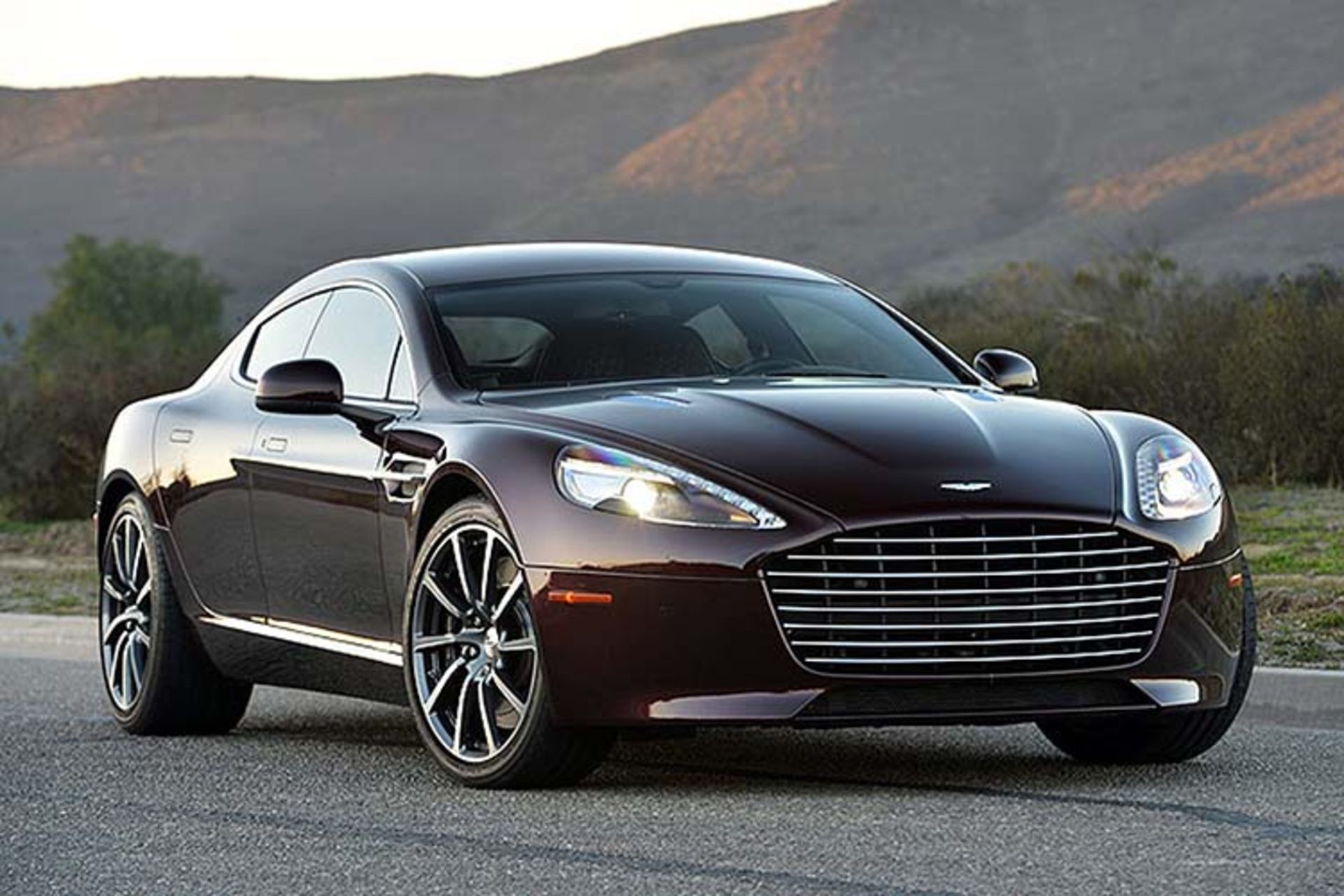ASTON MARTIN RAPIDE E / استون مارتین رپید ای