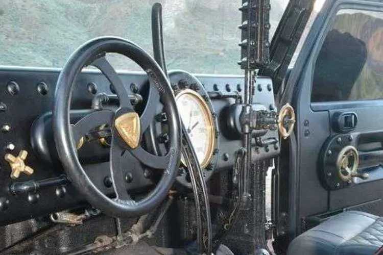 Steam-Powered, 6-Wheel Jeep