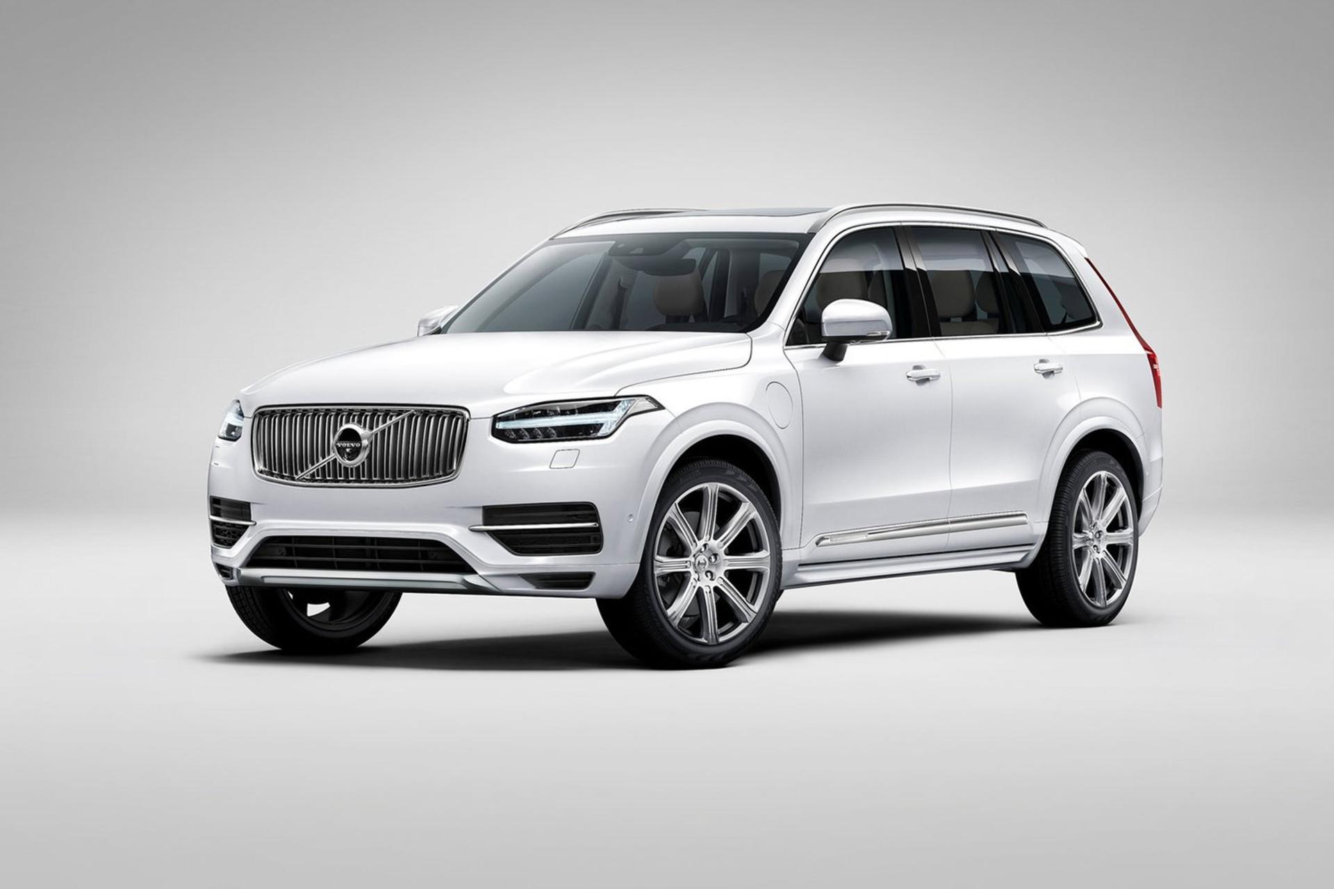 VOLVO XC90 MOMENTUM 2018 / ولوو XC90 تیپ Momentum مدل ۲۰۱۸