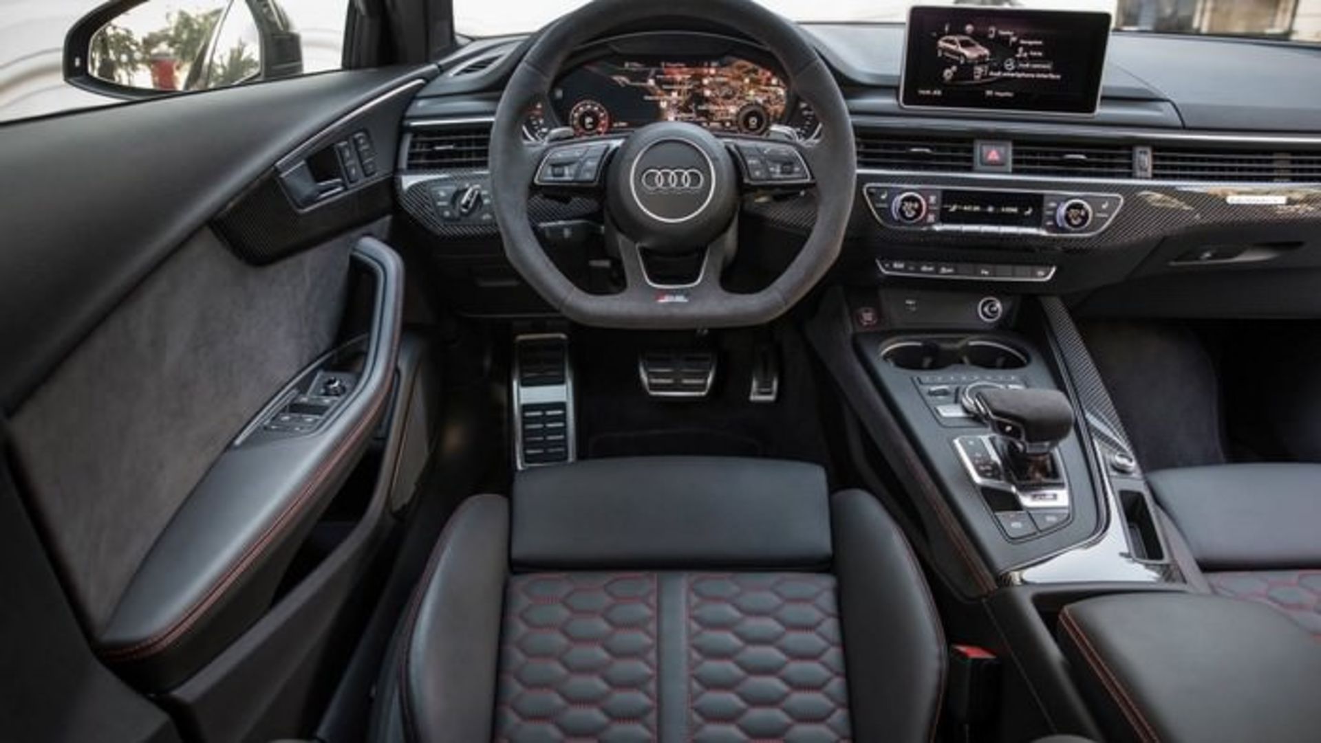 آئودی RS4 آوانت