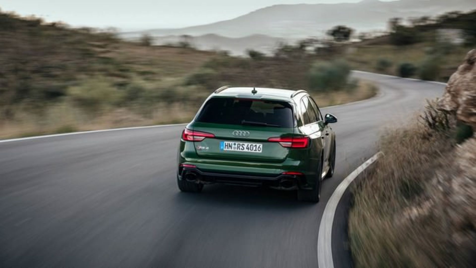 آئودی RS4 آوانت