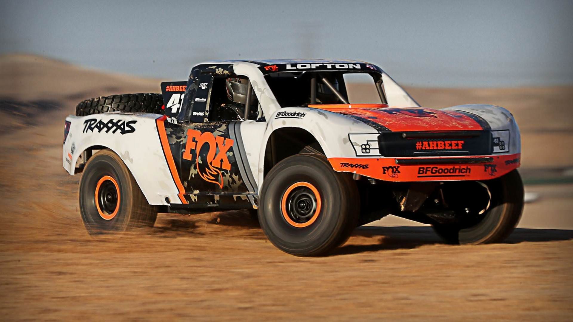 Unlimited Desert Racer Traxxas / خودروی مسابقه‌ای ترکسس