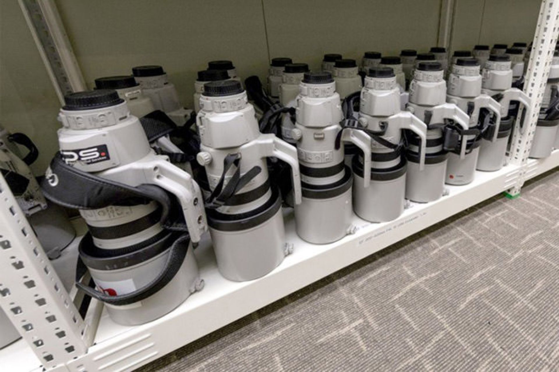 انبار تجهیزات نیکون و کانن در المپیک زمستانی ۲۰۱۸