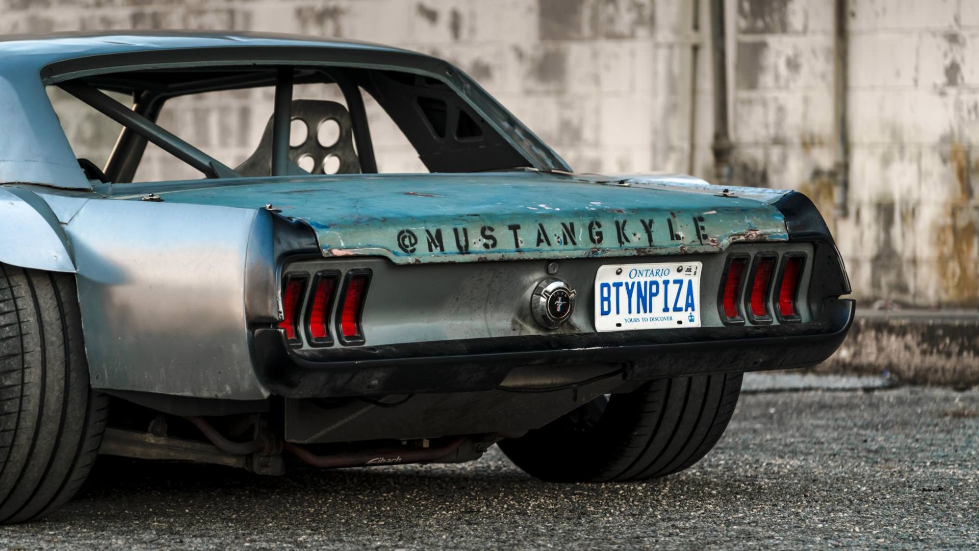 Ford Mustang / فورد موستانگ