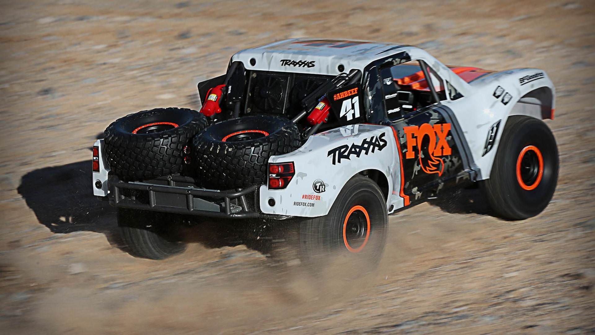 Unlimited Desert Racer Traxxas / خودروی مسابقه‌ای ترکسس