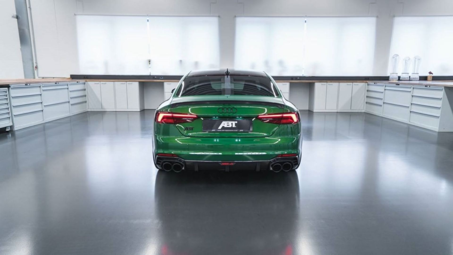 آئودی RS5-R