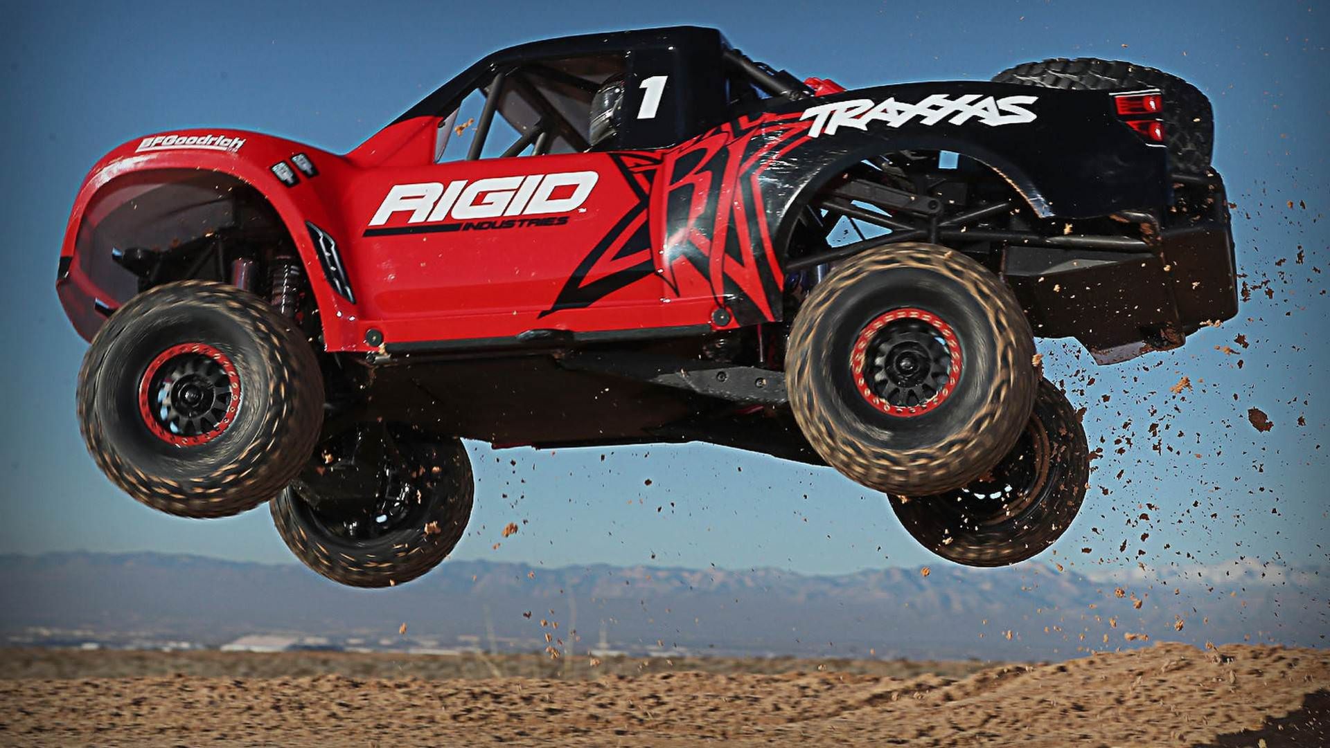 Unlimited Desert Racer Traxxas / خودروی مسابقه‌ای ترکسس