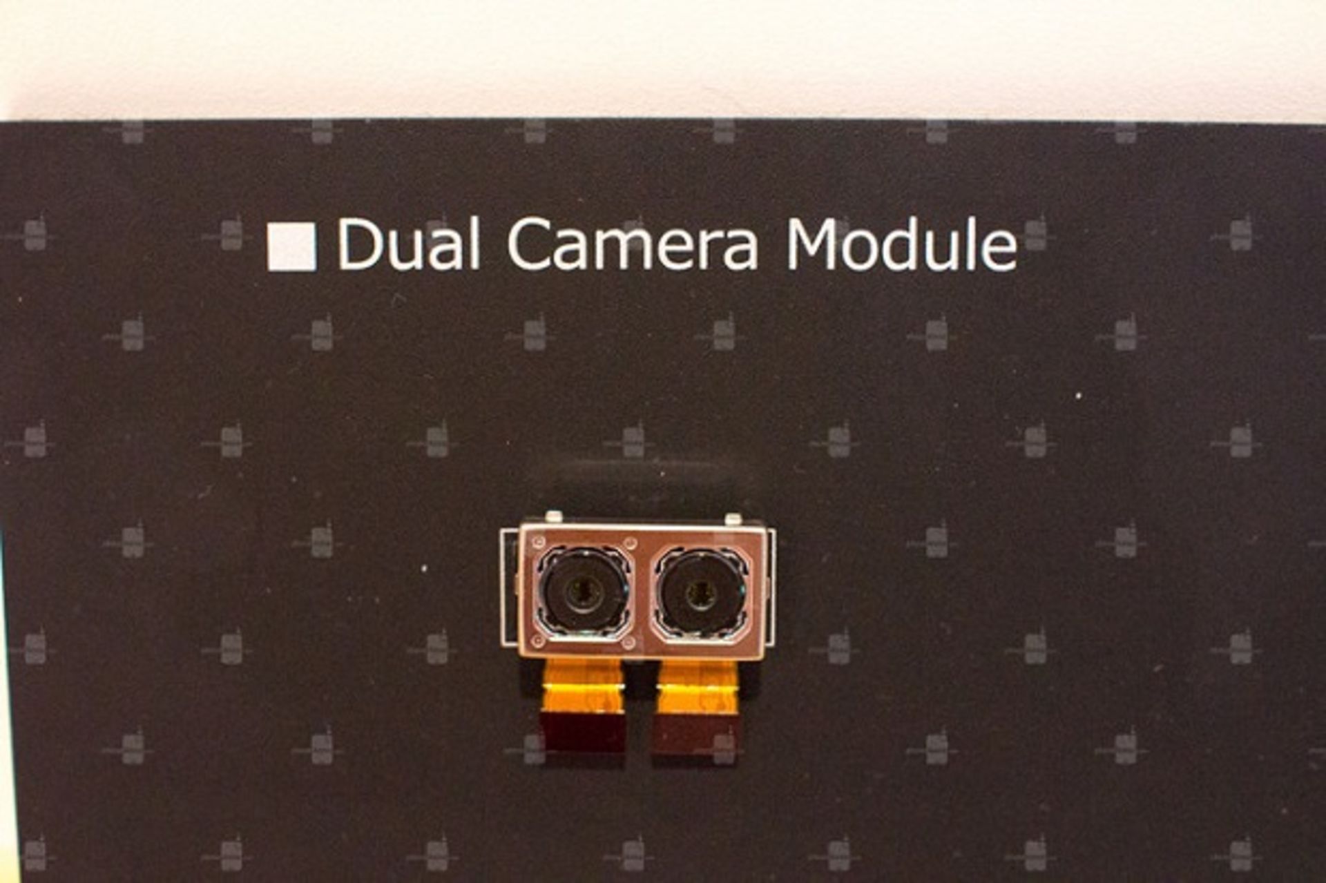 دوربین دوگانه سونی