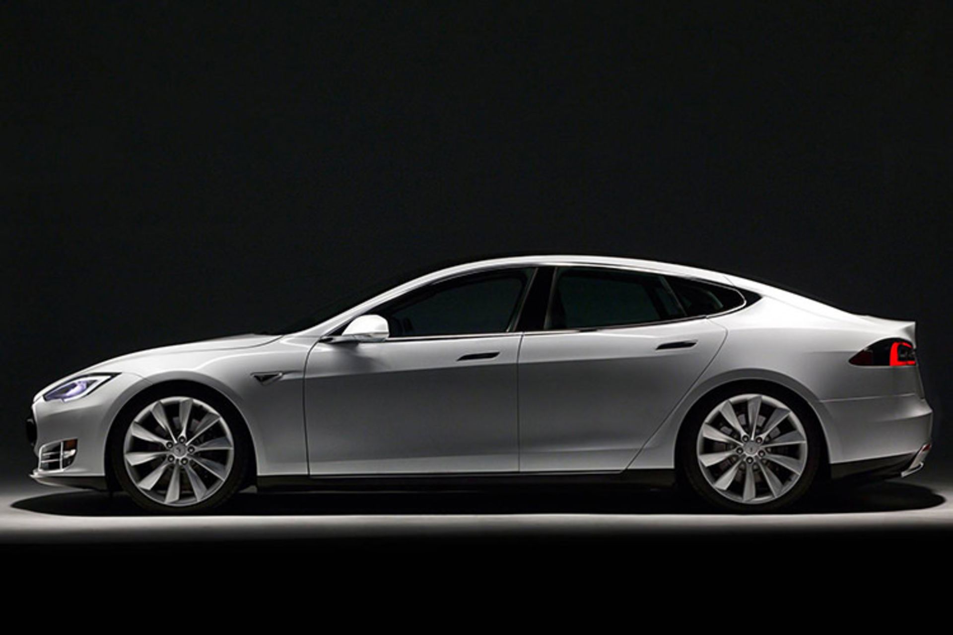 Tesla Model S / تسلا مدل اس