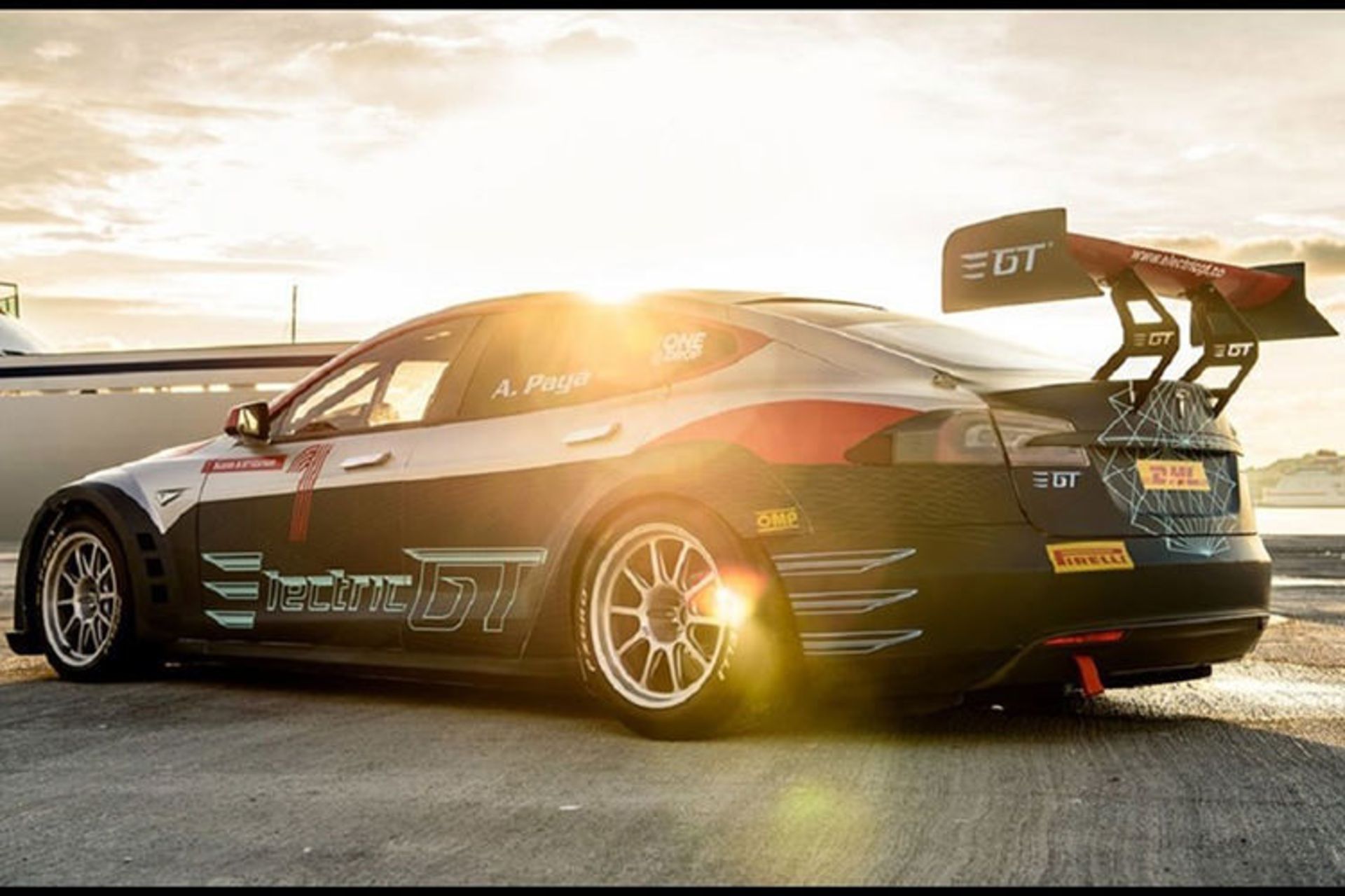 مسابقات تسلا مدل S P100D