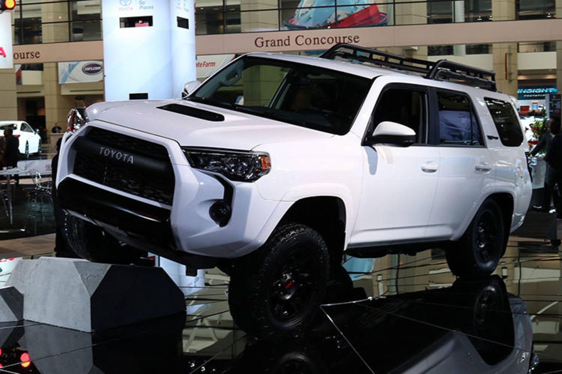 toyota 4runner 2019 / تویوتا 4رانر آف‌رود