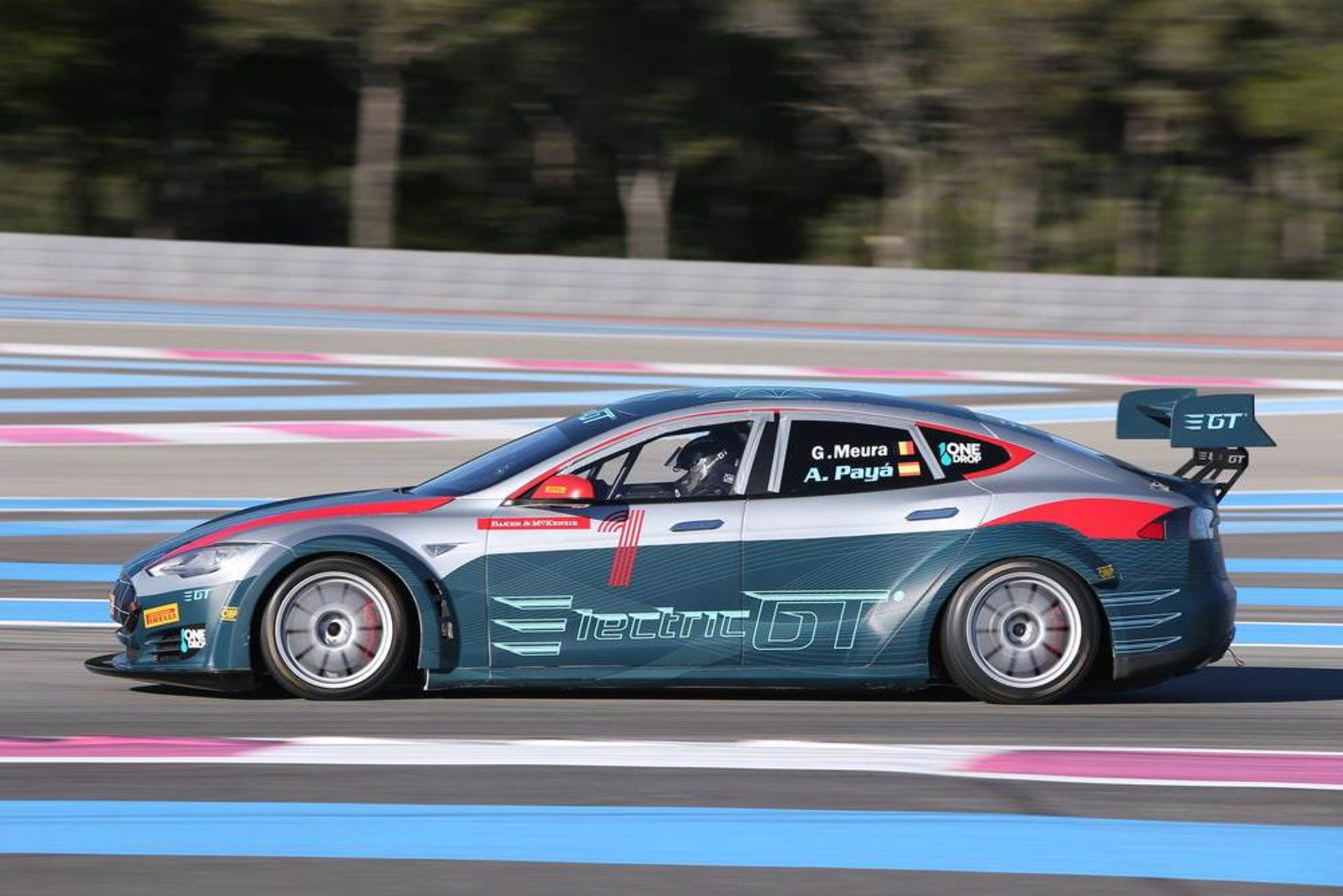 مسابقات تسلا مدل S P100D