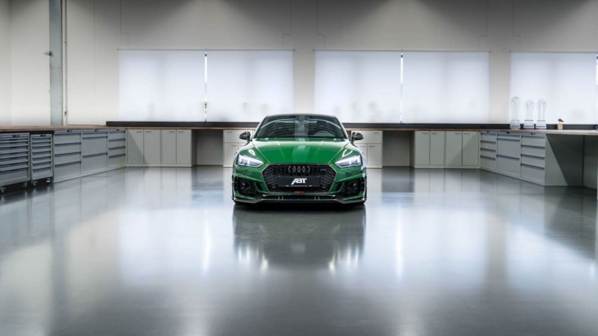 آئودی RS5-R