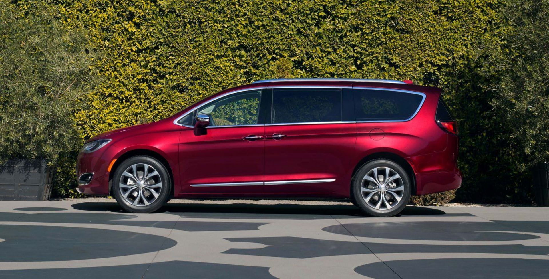 Chrysler Pacifica / کرایسلر پسیفیکا