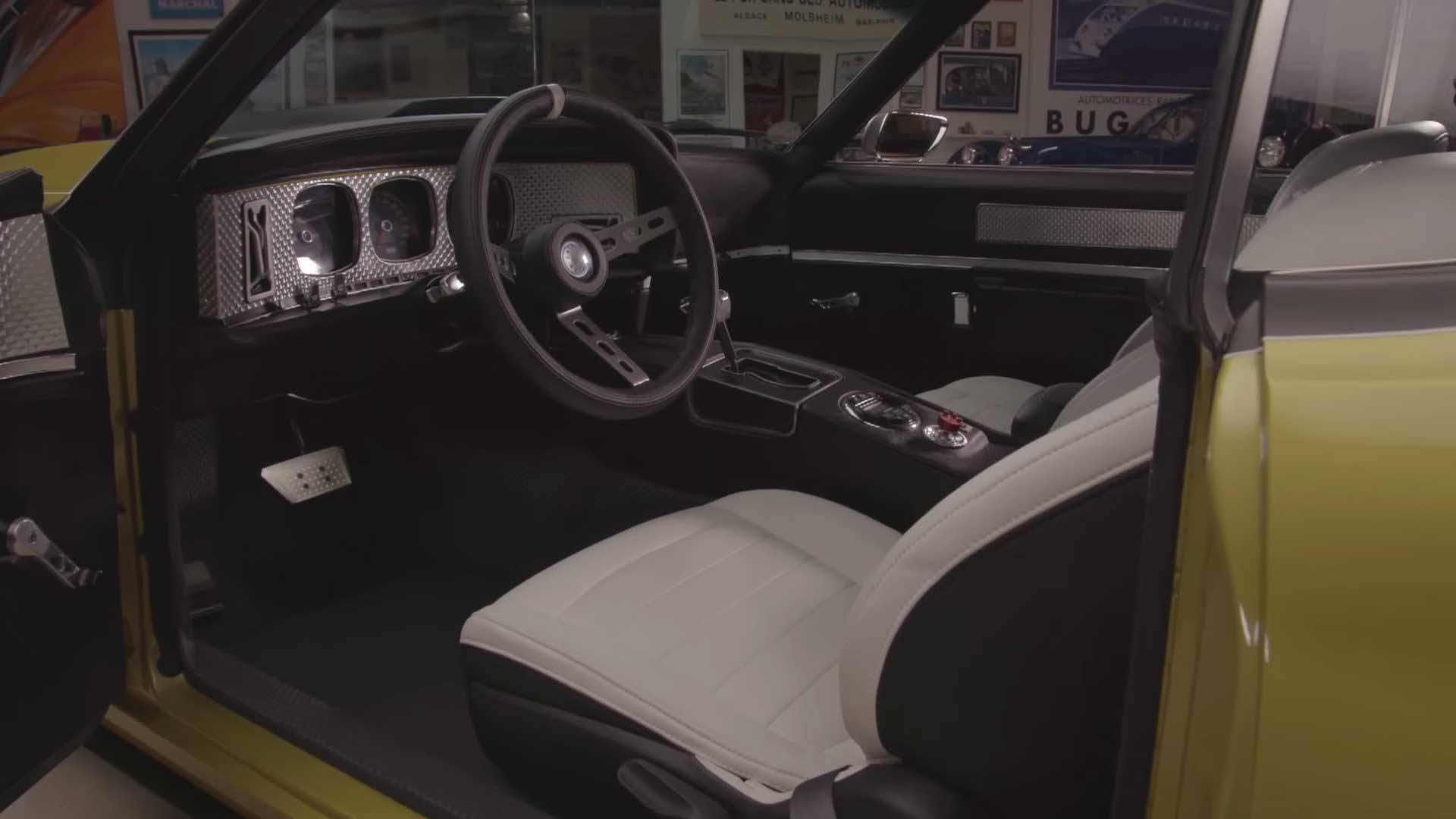 AMC JAVELIN muscle car / AMC جاولین خودروی عضلانی