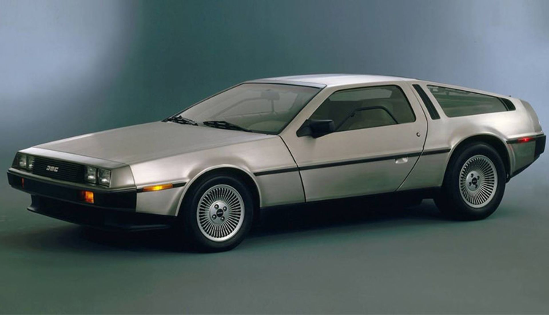 DeLorean DMC-12 / دلورین