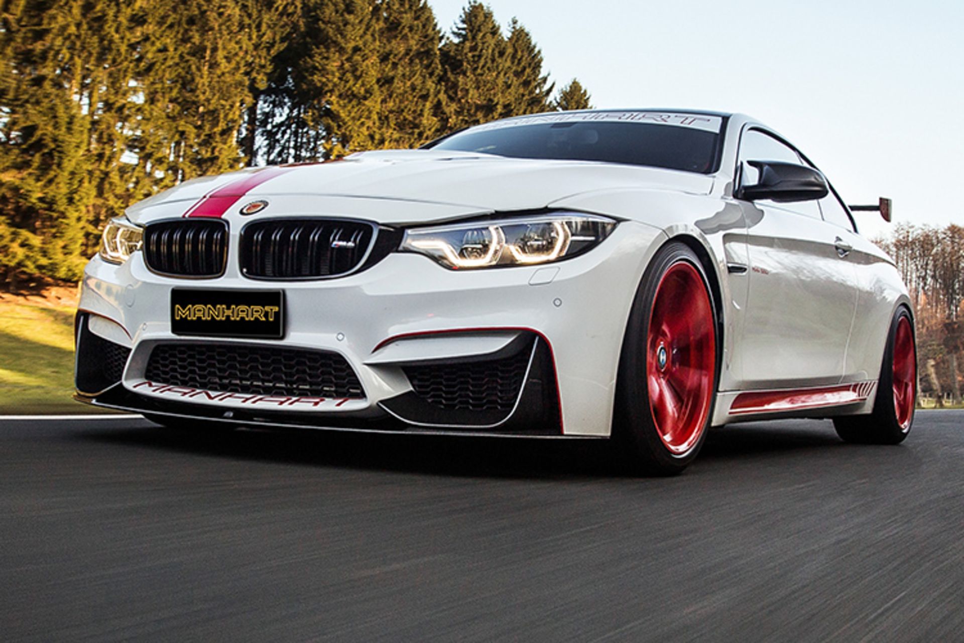BMW M4 Manhart Racing MH4 550