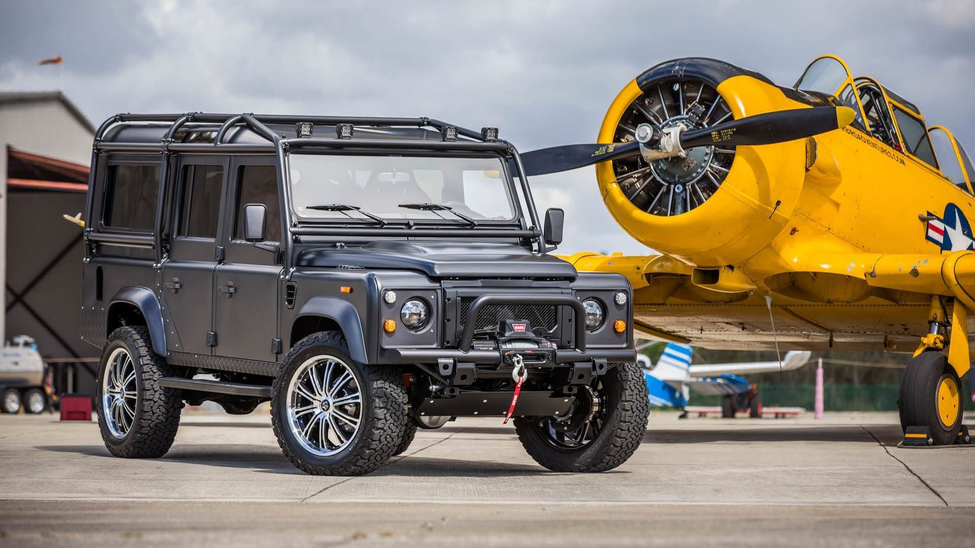 Land Rover D110 Defender / لندرور دیفندر