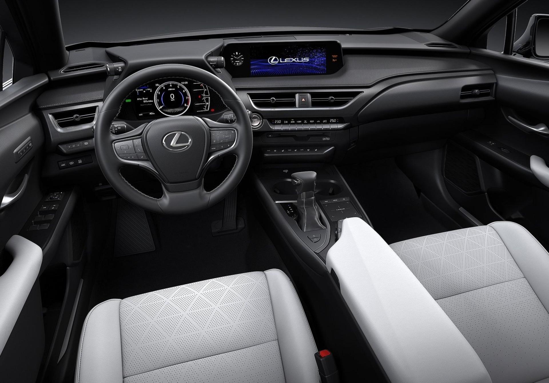 LEXUS UX