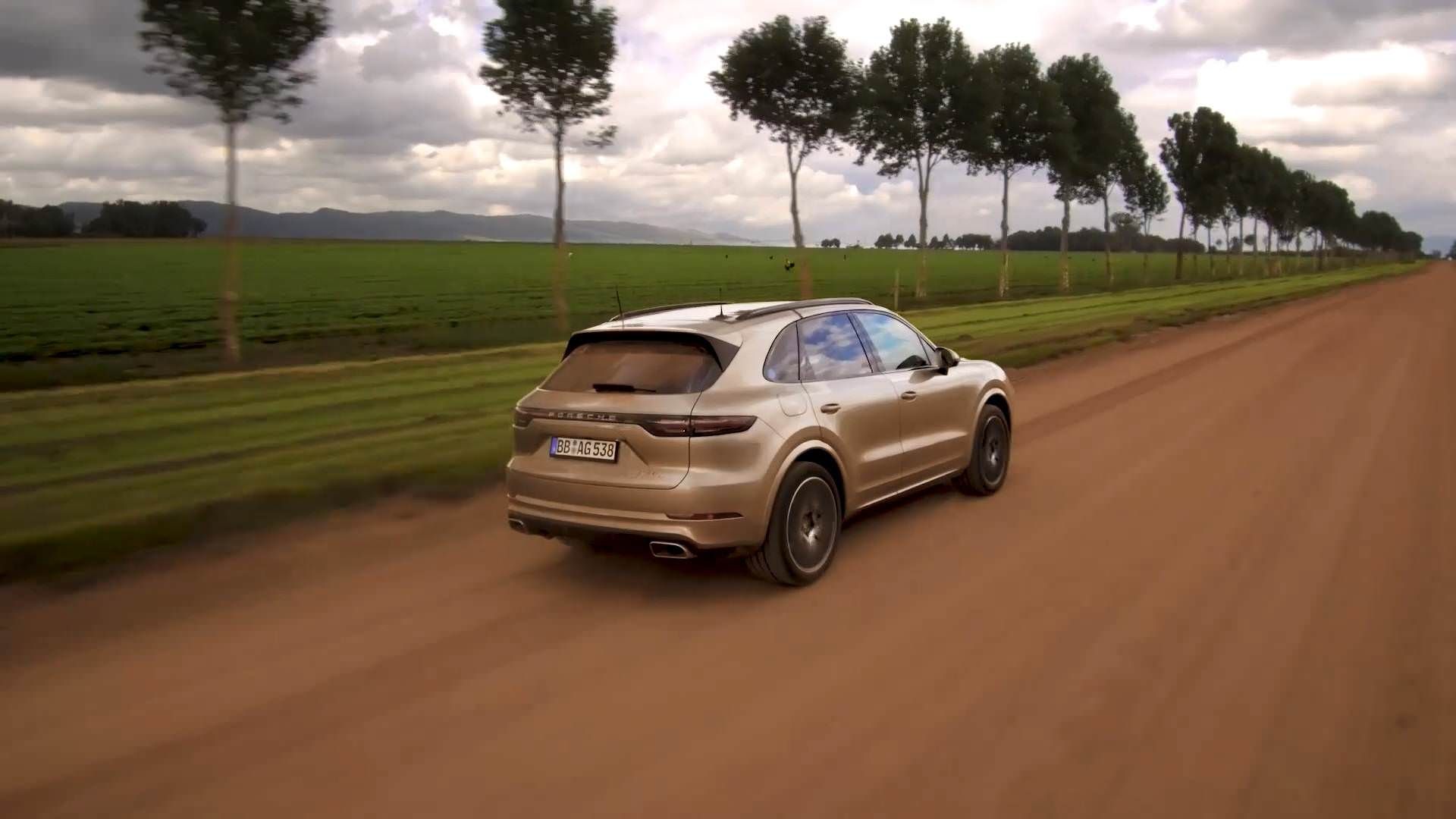 2019 PORSCHE CAYENNE E-HYBRID / پورشه کاین ای-هیبرید مدل 2019